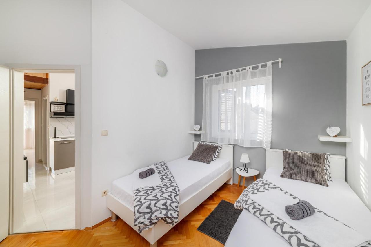 Amare Apartments Bobovisca Екстер'єр фото